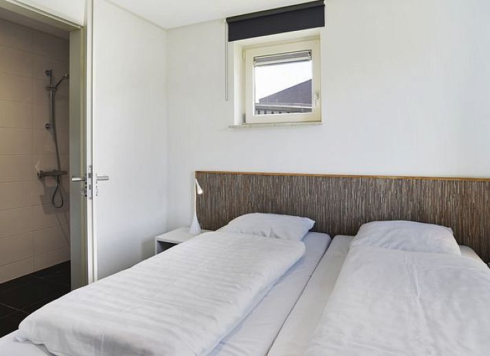 Guest house 454024 - Bungalow Noordzeekust - Beach Resort Ooghduyne | 12-persoons villa | 12C