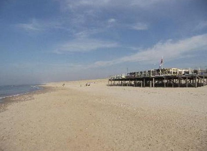 NH080 vacation home in Julianadorp aan Zee with spacious terrace and garden, ideal for relaxation on the North Sea coast in North Holland.