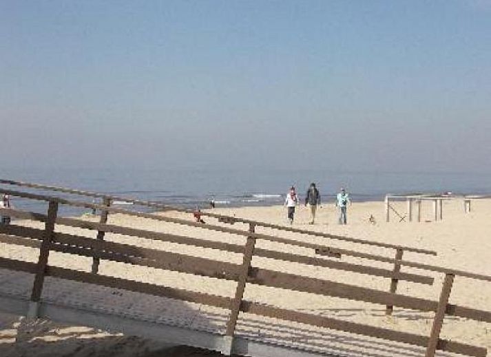 Attractive bedroom with bunk beds in vacation home NH080, Julianadorp aan Zee, North Holland, perfect for a relaxing stay on the North Sea coast.