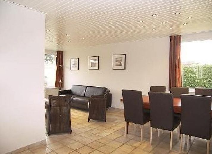 Attractive bedroom with bunk beds in vacation home NH080, Julianadorp aan Zee, North Holland, perfect for a relaxing stay on the North Sea coast.