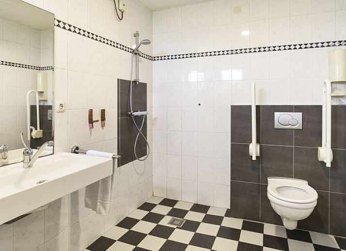 Verblijf 454035 • Bungalow Noordzeekust • Beach Resort Ooghduyne | 6-persoons villa - Extra toegankeli