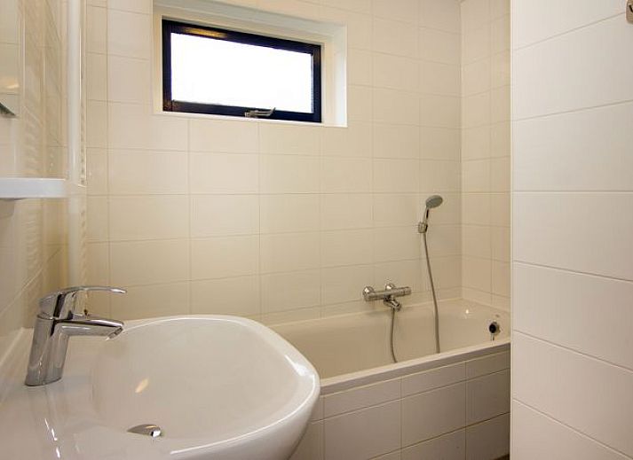 Guest house 454041 - Bungalow Noordzeekust - Beach Resort Ooghduyne | 4-persoons villa | 4C