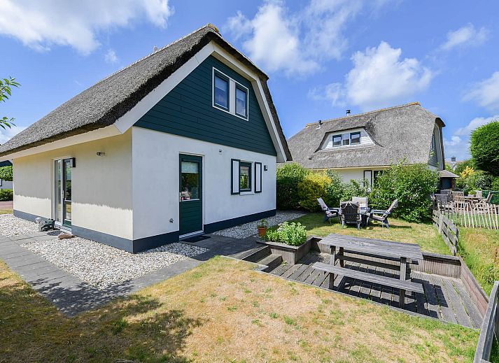 Vrijstaande woning in Julianadorp aan Zee met zonnig terras, Noordzeekust, Noord-Holland.