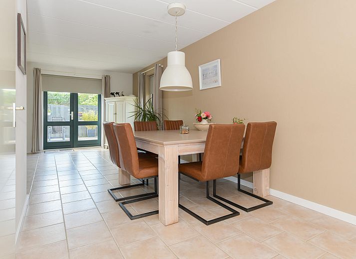 Gezellige tuin bij vakantiewoning in Julianadorp aan Zee, Noord-Holland.