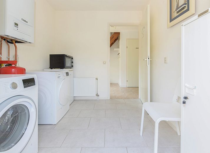 Ingang van vrijstaande woning in Julianadorp aan Zee, Noordzeekust.