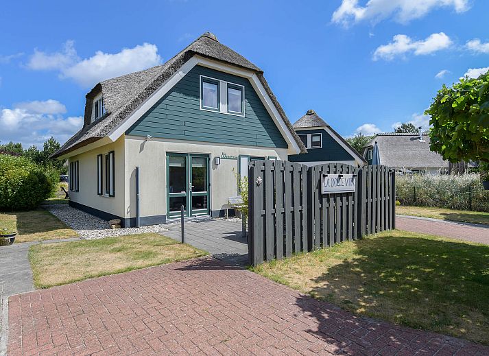 Comfortabele woonkamer in vrijstaande woning, Julianadorp aan Zee.