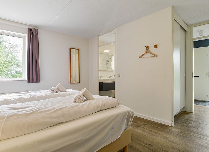 Guest house 454056 - Bungalow Noordzeekust - Beach Resort Ooghduyne | 10-persoons villa | 10FL