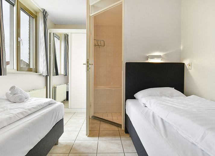 Guest house 454057 - Bungalow Noordzeekust - Beach Resort Ooghduyne | 4-persoons appartement | 4B1