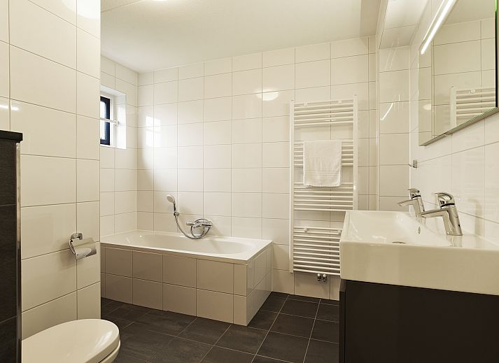 Verblijf 454077 - Bungalow Noordzeekust - Beach Resort Ooghduyne | 6-persoons villa | 6D2