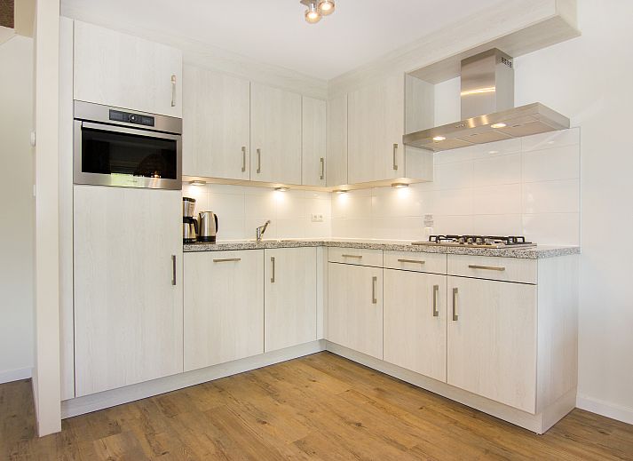 Guest house 454079 - Bungalow Noordzeekust - Beach Resort Ooghduyne | 6-persoons villa - Extra toegankeli