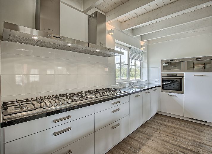 Verblijf 454083 - Bungalow Noordzeekust - Beach Resort Ooghduyne | 22-persoons villa | 22L