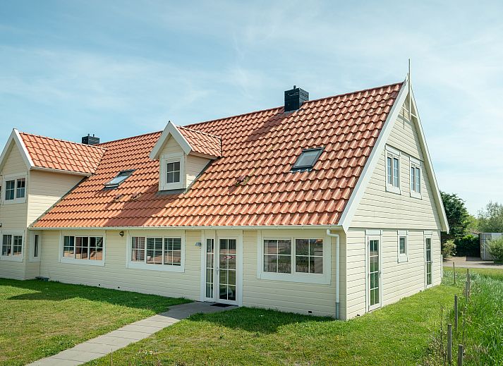 Guest house 454084 - Bungalow Noordzeekust - Beach Resort Ooghduyne | 10-persoons villa | 10L1