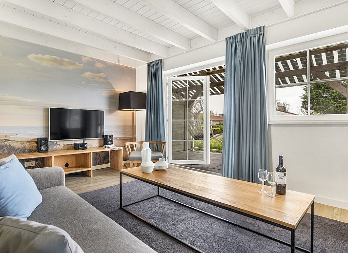 Guest house 454084 - Bungalow Noordzeekust - Beach Resort Ooghduyne | 10-persoons villa | 10L1