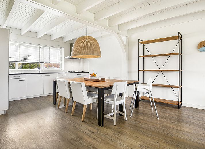 Guest house 454084 - Bungalow Noordzeekust - Beach Resort Ooghduyne | 10-persoons villa | 10L1