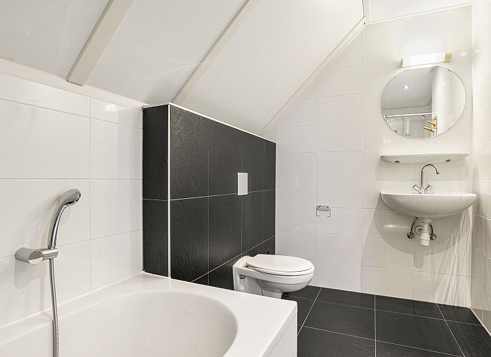 Guest house 454084 - Bungalow Noordzeekust - Beach Resort Ooghduyne | 10-persoons villa | 10L1