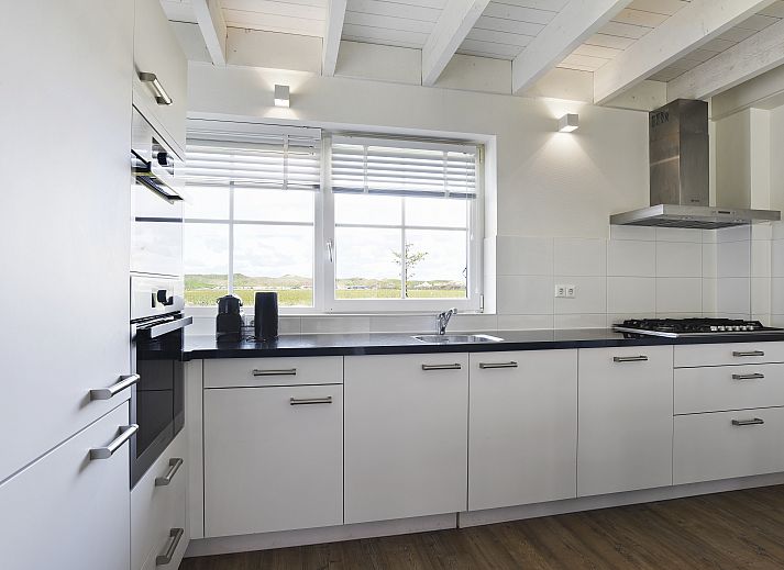 Guest house 454085 - Bungalow Noordzeekust - Beach Resort Ooghduyne | 12-persoons villa | 12C