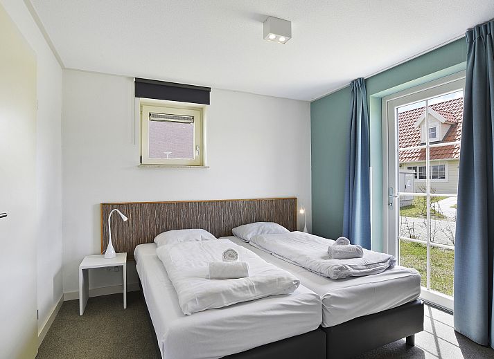 Guest house 454085 - Bungalow Noordzeekust - Beach Resort Ooghduyne | 12-persoons villa | 12C