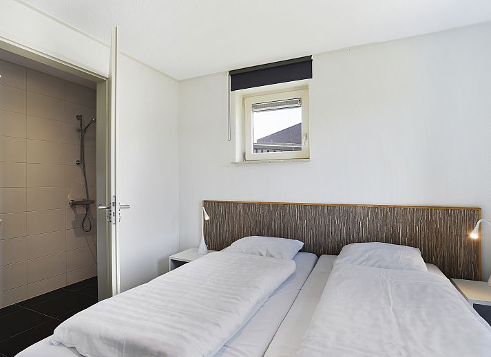 Guest house 454085 - Bungalow Noordzeekust - Beach Resort Ooghduyne | 12-persoons villa | 12C