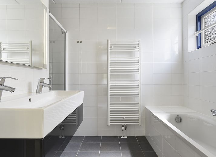 Verblijf 454086 - Bungalow Noordzeekust - Beach Resort Ooghduyne | 4-persoons villa | 4L1