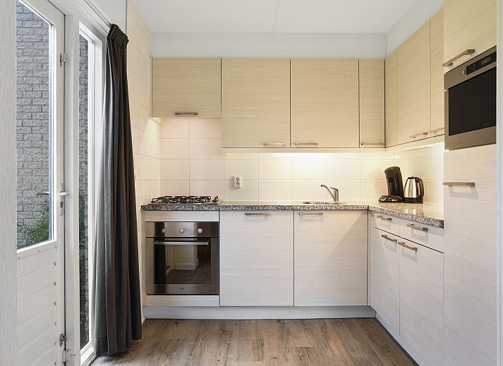 Guest house 454087 - Bungalow Noordzeekust - Beach Resort Ooghduyne | 6-persoons villa | 6C2