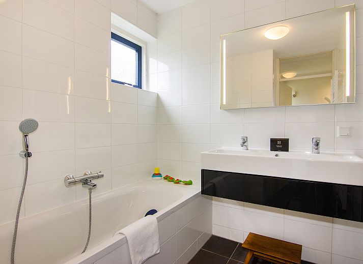 Verblijf 454090 - Bungalow Noordzeekust - Beach Resort Ooghduyne | 8-persoons kindervilla | 8LK