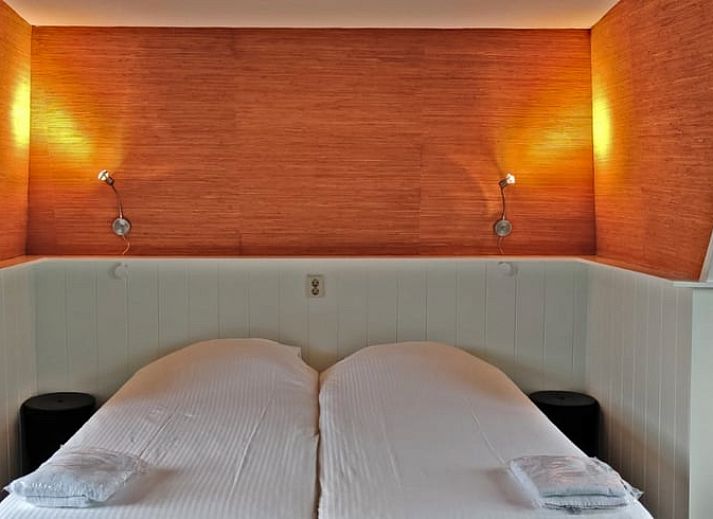 Moderne tv en apparatuur in Huisje in Warmenhuizen, Noordzeekust, Noord-Holland vakantiehuis.