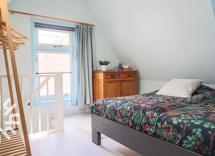 Helles Wohnzimmer des NH093 Ferienhauses in Warmenhuizen, Nordseekueste, Nordholland.