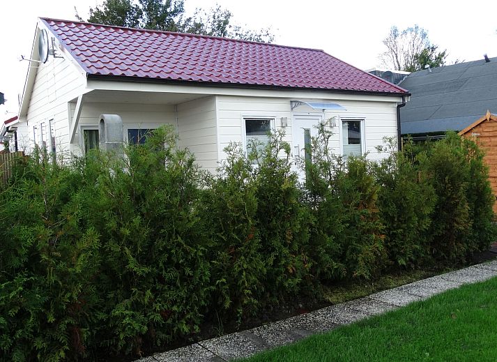 Verblijf 460124 - Vakantiewoning IJsselmeerkust - Vakantiehuis Schmuckes neuwertiges Ferienhaus  auf einer kle