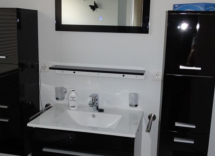 Verblijf 460124 - Vakantiewoning IJsselmeerkust - Vakantiehuis Schmuckes neuwertiges Ferienhaus  auf einer kle