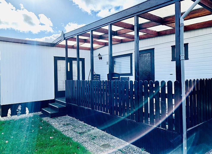 Guest house 460125 - Apartment IJsselmeerkust - Appartement Familienfreundliches Ferienhaus "Angel" mit Gart