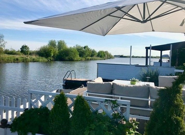 Verblijf 460139 - Vakantiewoning IJsselmeerkust - Vakantiehuis in Wervershoof mit Terrasse und Garten