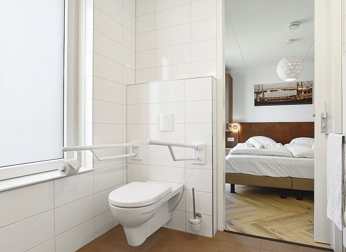 Eetruimte in Volendam 6-persoons bungalow, stijlvol en modern in Noord-Holland.