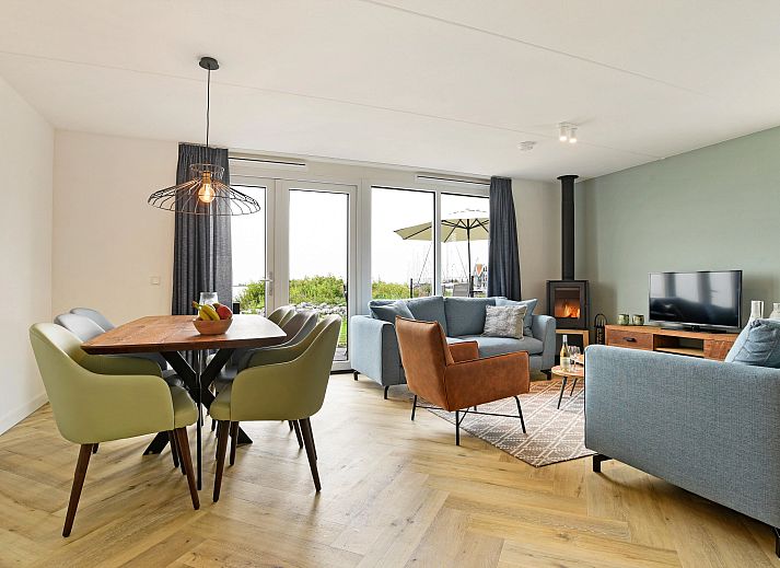 Exterieur van Volendam 6-persoons bungalow 6L1, gelegen aan de IJsselmeerkust in Noord-Holland.