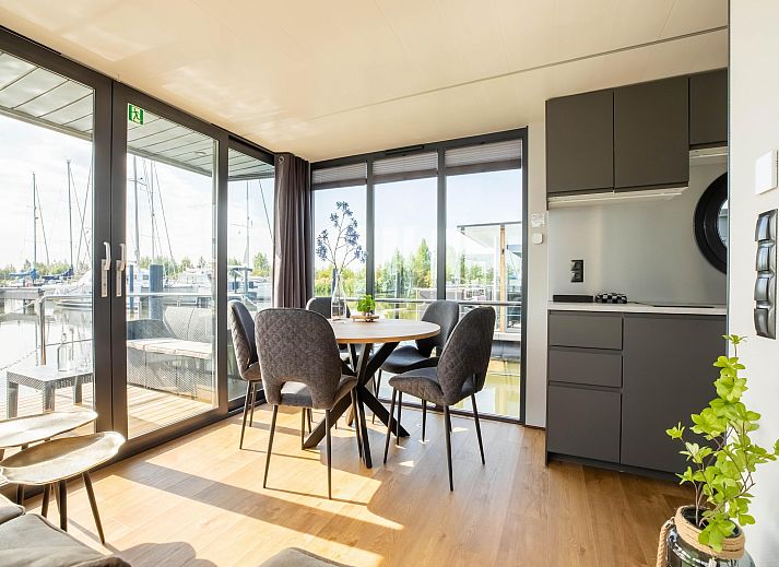 Guest house 460352 - Boat IJsselmeerkust - Wave