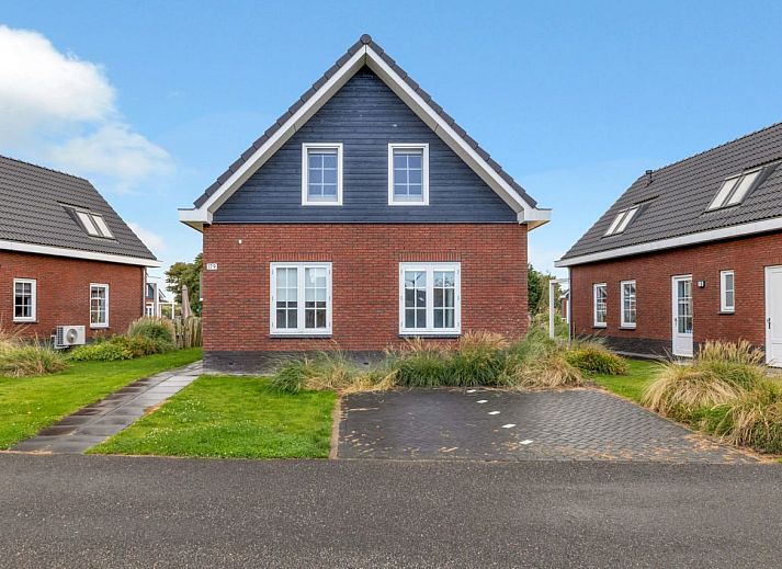 Genieen Sie die Aussicht auf das Wasser in dem freistehenden Haus in Medemblik, einem Ferienhaus an der Kste des IJsselmeers in Nordholland.