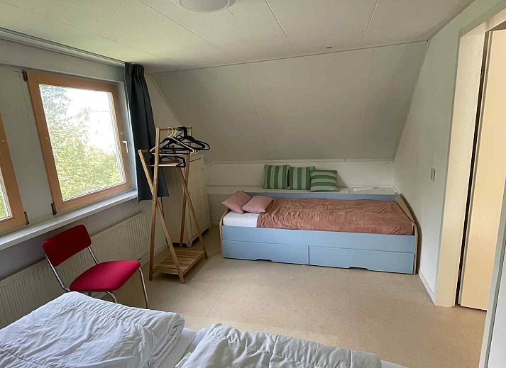 Moderne Einrichtungen in der Naehe des Ferienhauses NH251 in Medemblik, IJsselmeerkueste, Nordholland.