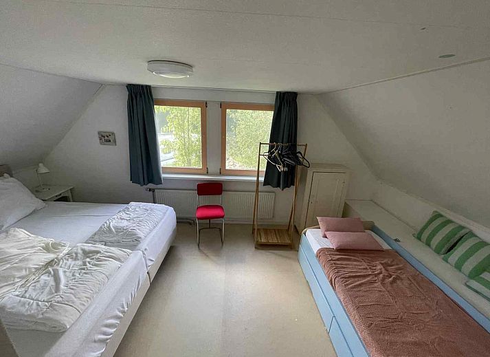 Gemuetliches Hallenbad im Ferienhaus NH251 in Medemblik, Nordholland, ideal fuer Familien.
