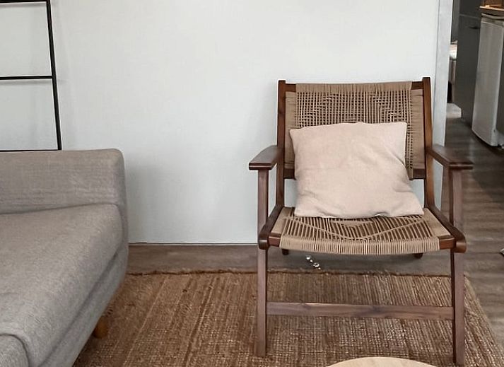 Blick von der Terrasse des Ferienhauses in Monnickendam, das an der ruhigen IJsselmeerkueste liegt.