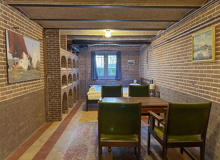 Helles Wohnzimmer im Orphanage Groot, einem Ferienhaus in Enkhuizen, Nordholland.