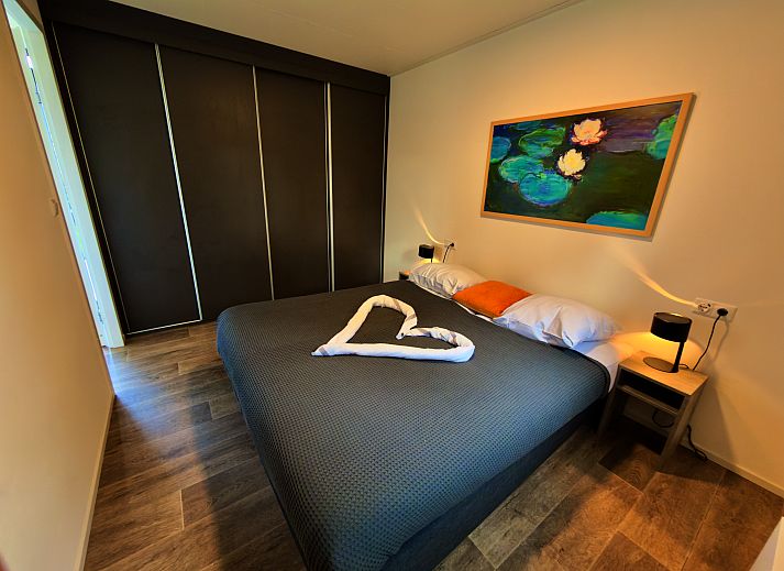 Freistehendes Haus in Enkhuizen mit sonniger Terrasse, an der Kste des IJsselmeers in Nordholland gelegen, umgeben von grner Natur.