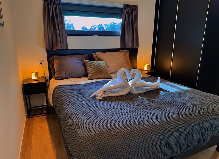 Modern detached house in Enkhuizen surrounded by nature, ideal vacation home on the IJsselmeer coast in North Holland.