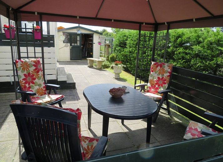 Verblijf 461403 • Vakantiewoning IJsselmeerkust • huisje 78, grote zonnige tuin, bij huisje parkeren