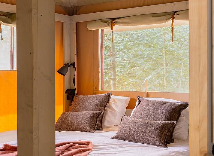 Geniet van de rust in De Stille Heide, een luxe glamping lodge met hottub in Huizen, IJsselmeerkust, Noord-Holland.