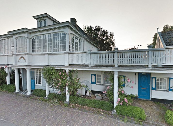 Charmant exterieur van Vakantiehuis in Edam, gelegen aan de IJsselmeerkust in Noord-Holland.