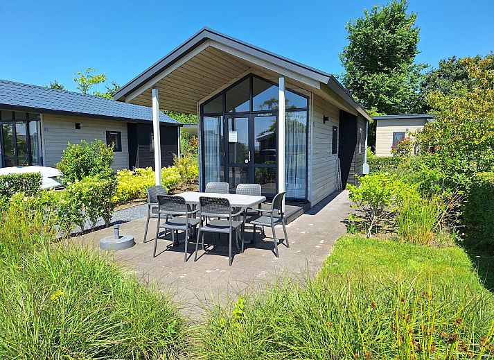 Freistehendes Haus in Bovenkarspel mit sonniger Terrasse, an der Kste des IJsselmeers in Nordholland gelegen, ideales Ferienhaus fr Naturliebhaber.