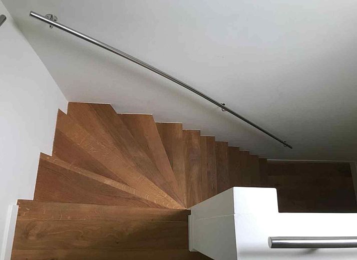 Modernes Badezimmer im Ferienhaus NH389 in Zwaag, IJsselmeerkueste, mit begehbarer Dusche.