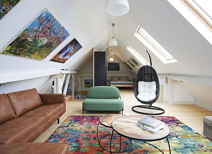 Ferienhaus in Kwadijk mit Pferdestall, gelegen in der laendlichen Umgebung der IJsselmeerkueste, Nordholland.