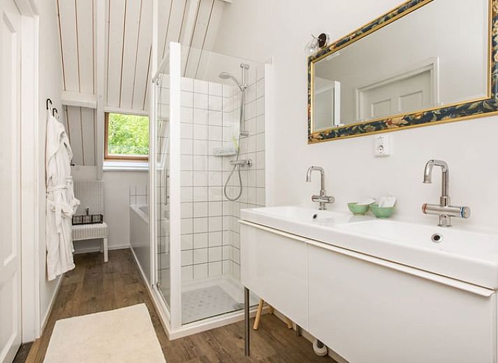 Gemuetliches Ferienhaus in Anna Paulowna mit Fenstertueren, gelegen in Nordholland, Wattenkueste.