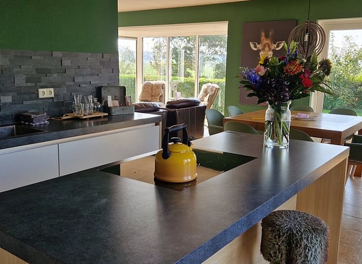 Ingang van Vakantiehuis in Anna Paulowna, Waddenkust, Noord-Holland, met huisnummer 17.