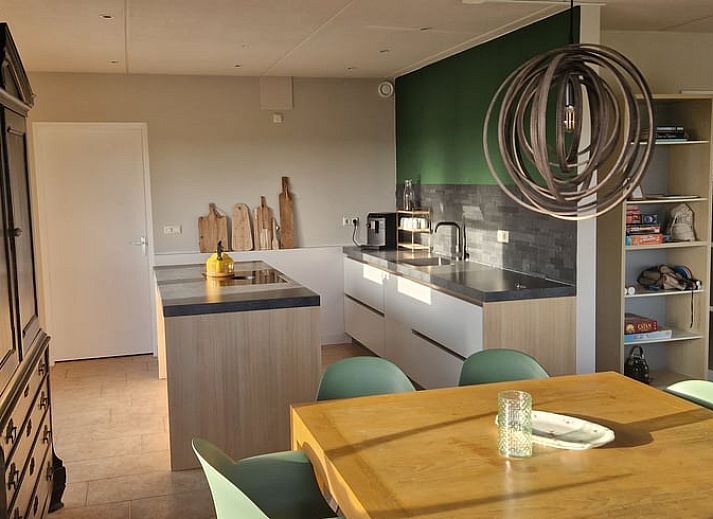 Ingang van Vakantiehuis in Anna Paulowna, Waddenkust, Noord-Holland, met huisnummer 17.